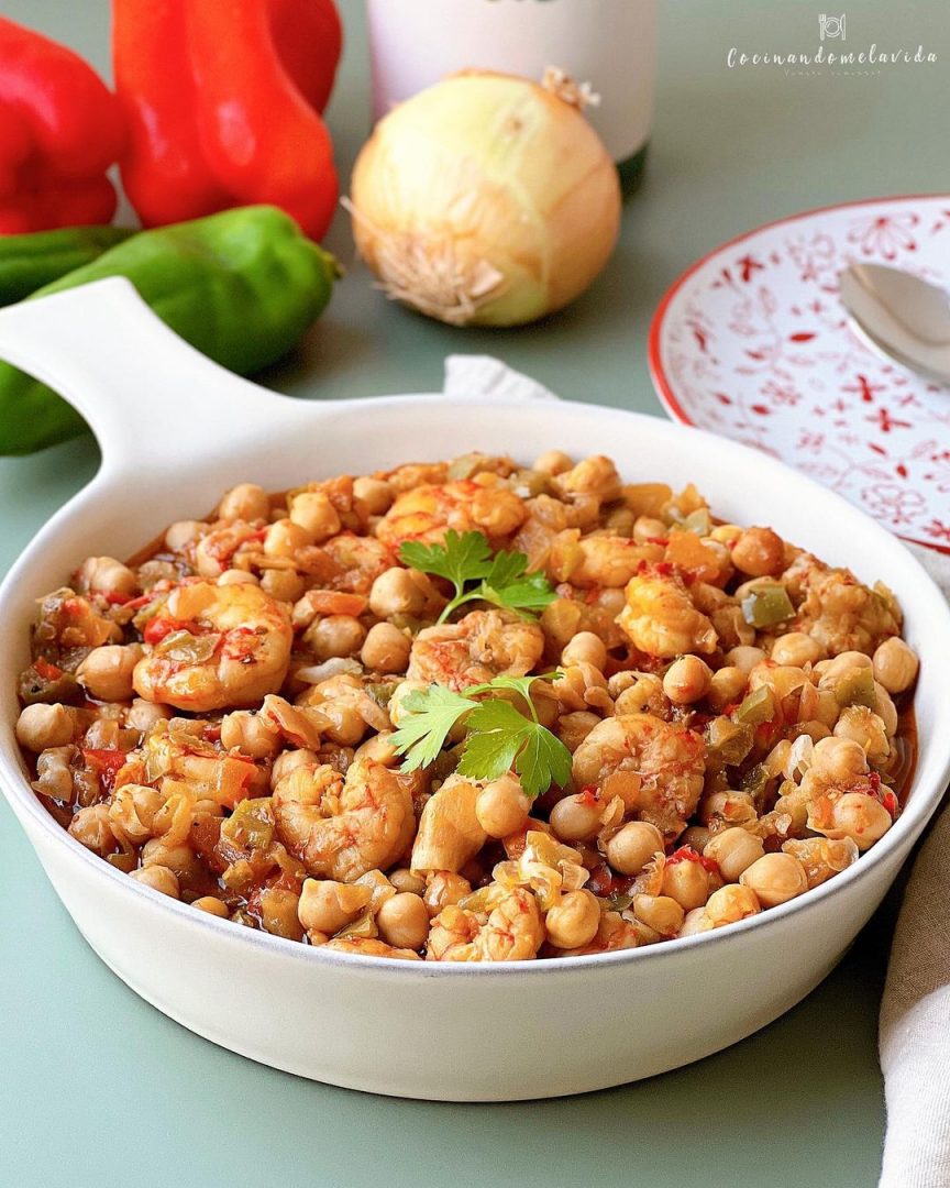 GARBANZOS CON SOFRITO Y GAMBONES