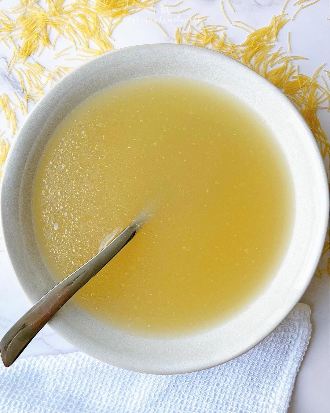 CALDO DE POLLO