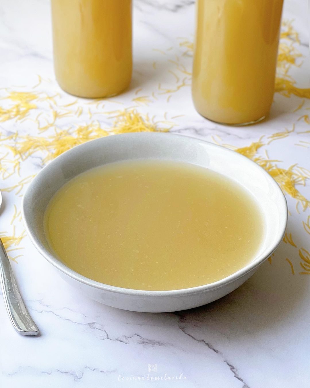 CALDO DE POLLO