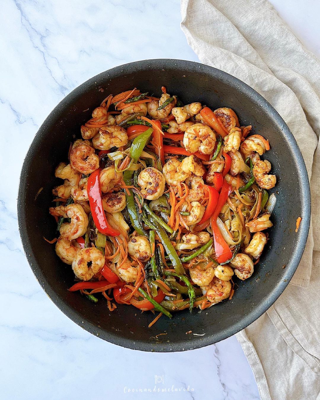 WOK DE GAMBONES CON VERDURAS