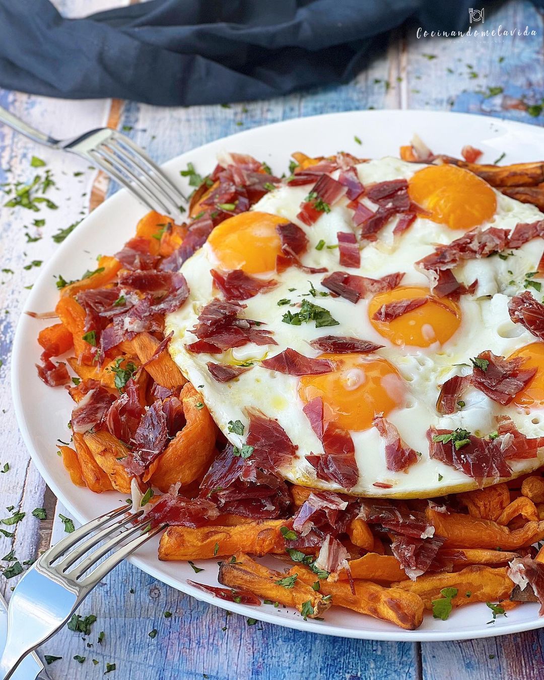 HUEVOS CON JAMÓN Y BONIATO