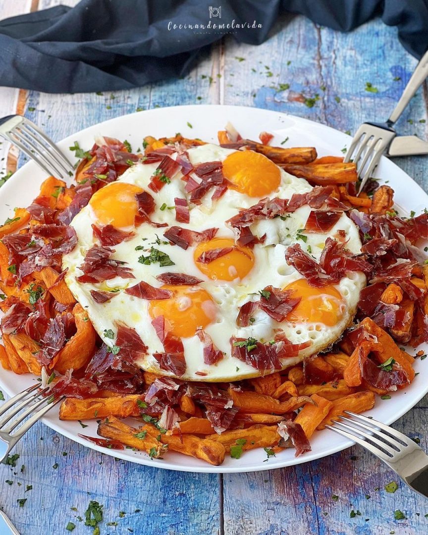 HUEVOS CON JAMÓN Y BONIATO