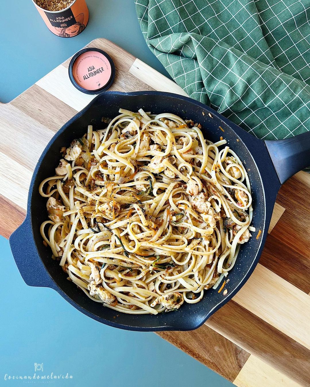 LINGUINI CON VERDURAS Y POLLO
