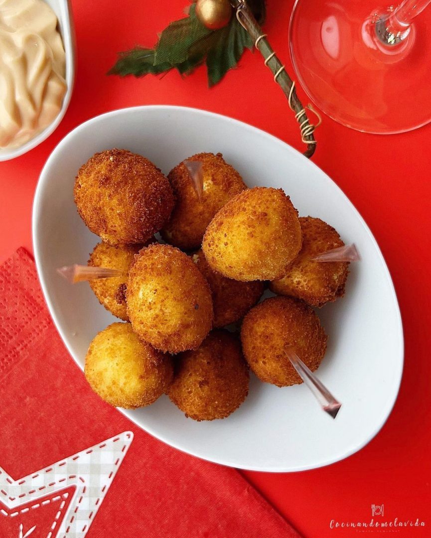 HUEVOS DE CODORNIZ REBOZADOS