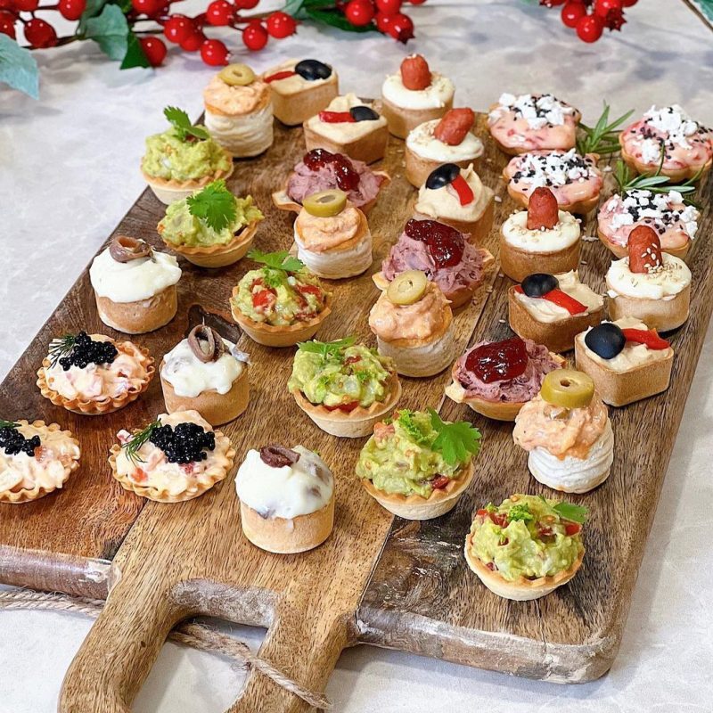 CANAPÉS VARIADOS PARA NAVIDAD