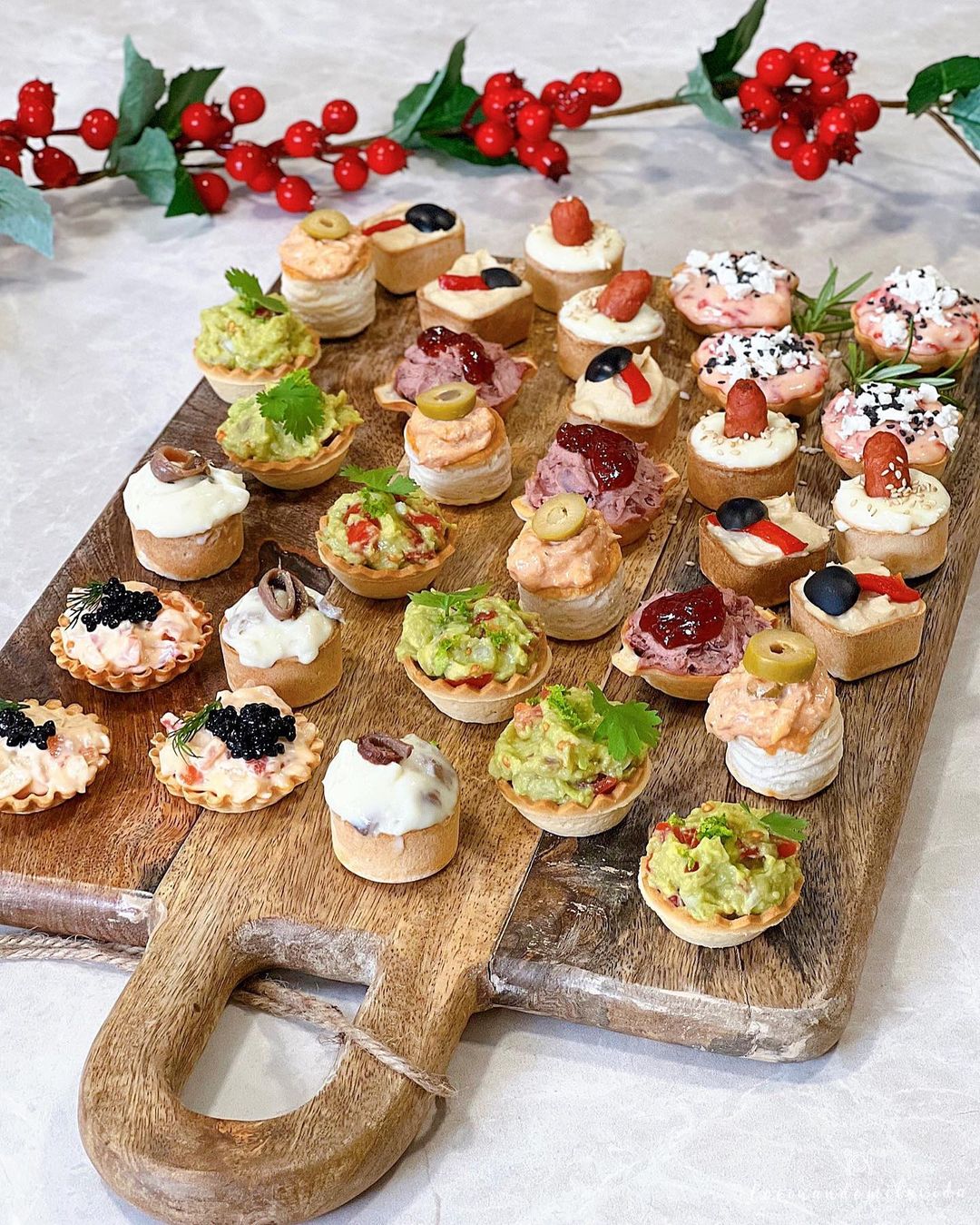 CANAPÉS VARIADOS PARA NAVIDAD