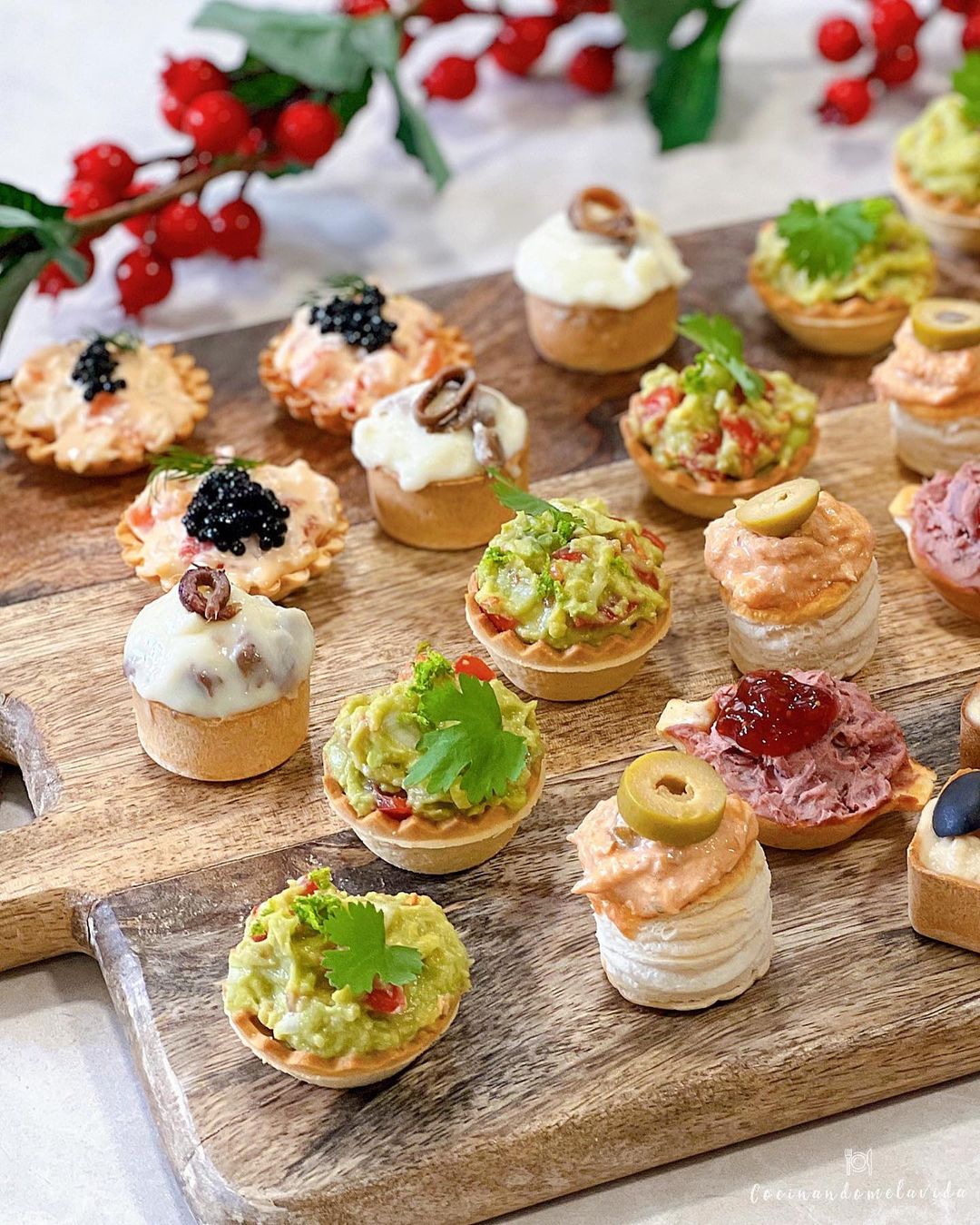 CANAPÉS VARIADOS PARA NAVIDAD
