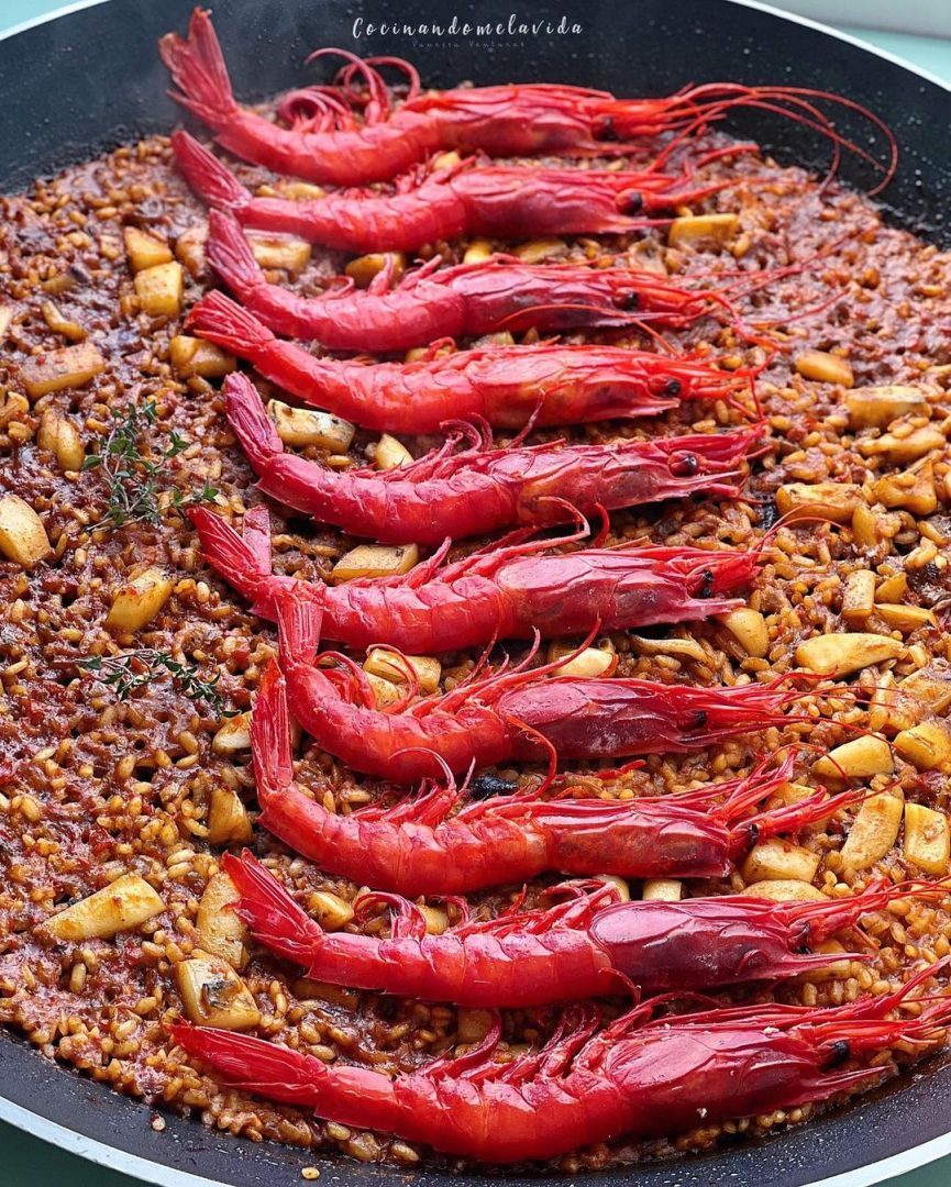 ARROZ CON SEPIA Y CARABINEROS