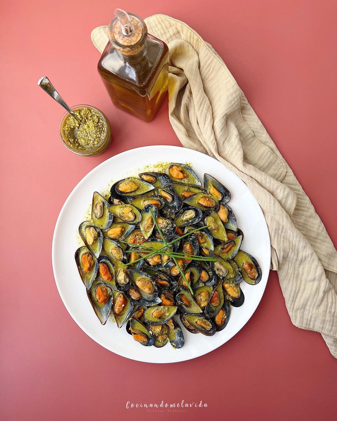 MEJILLONES AL PESTO