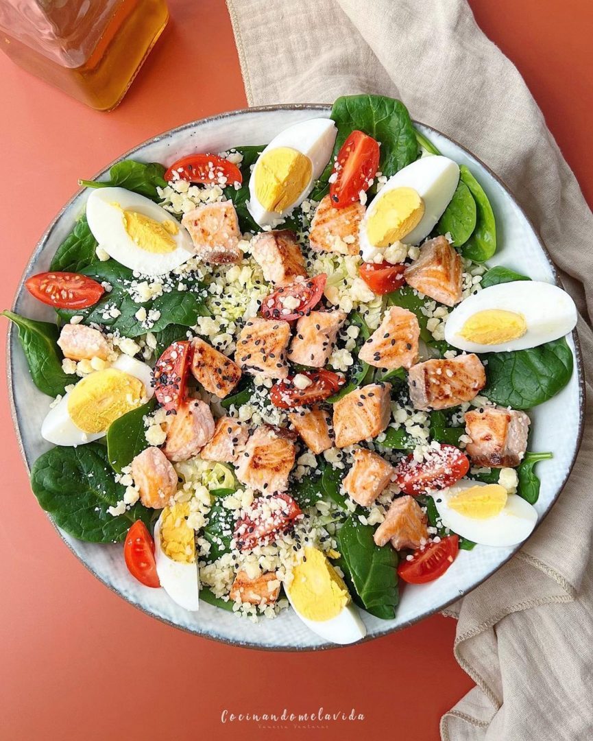 ENSALADA DE ESPINACAS Y SALMÓN A LA PLANCHA