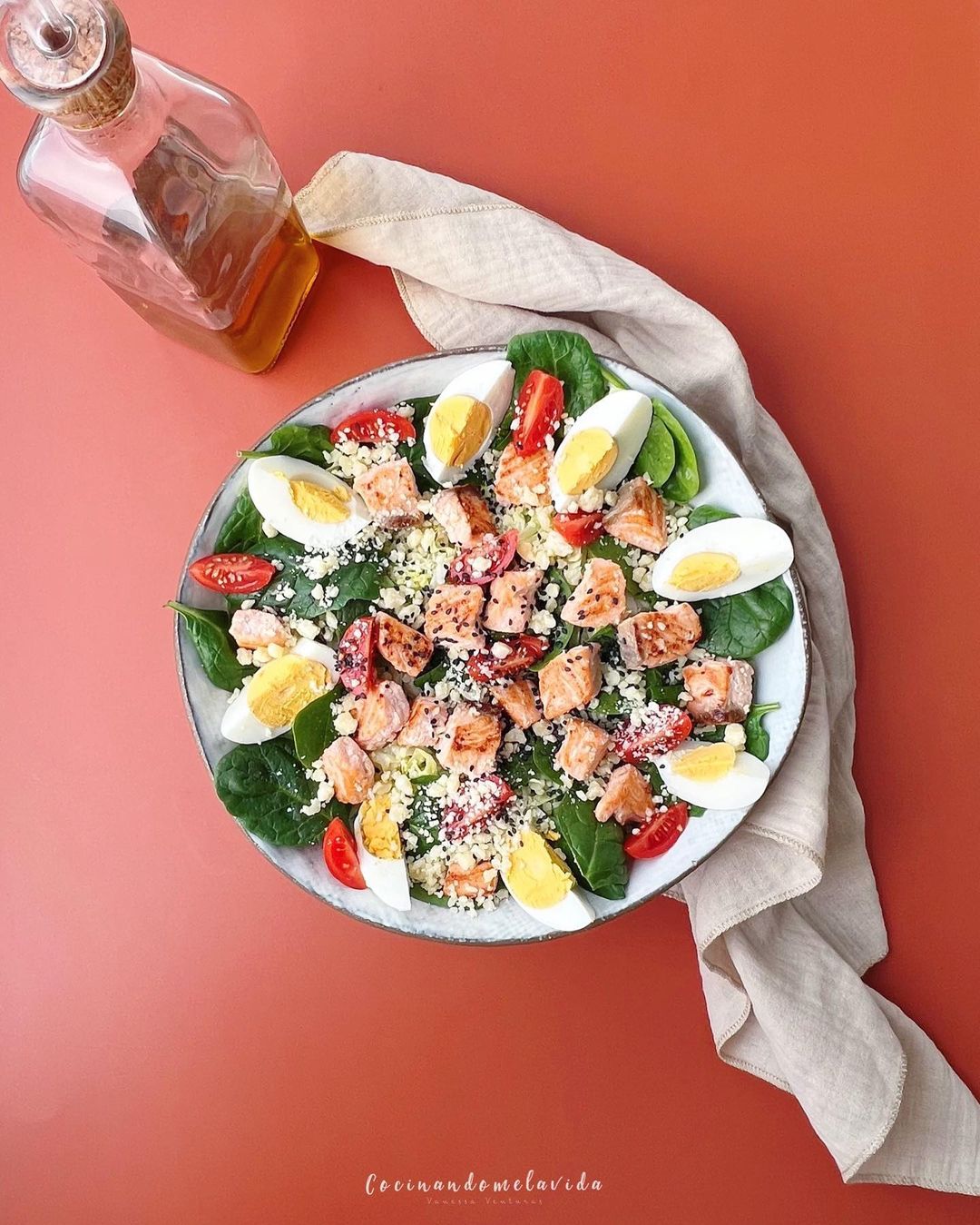 ENSALADA DE ESPINACAS Y SALMÓN A LA PLANCHA