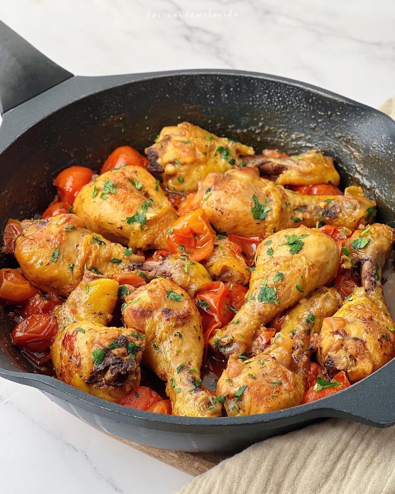 JAMONCITOS DE POLLO CON CHERRYS A LA SARTÉN
