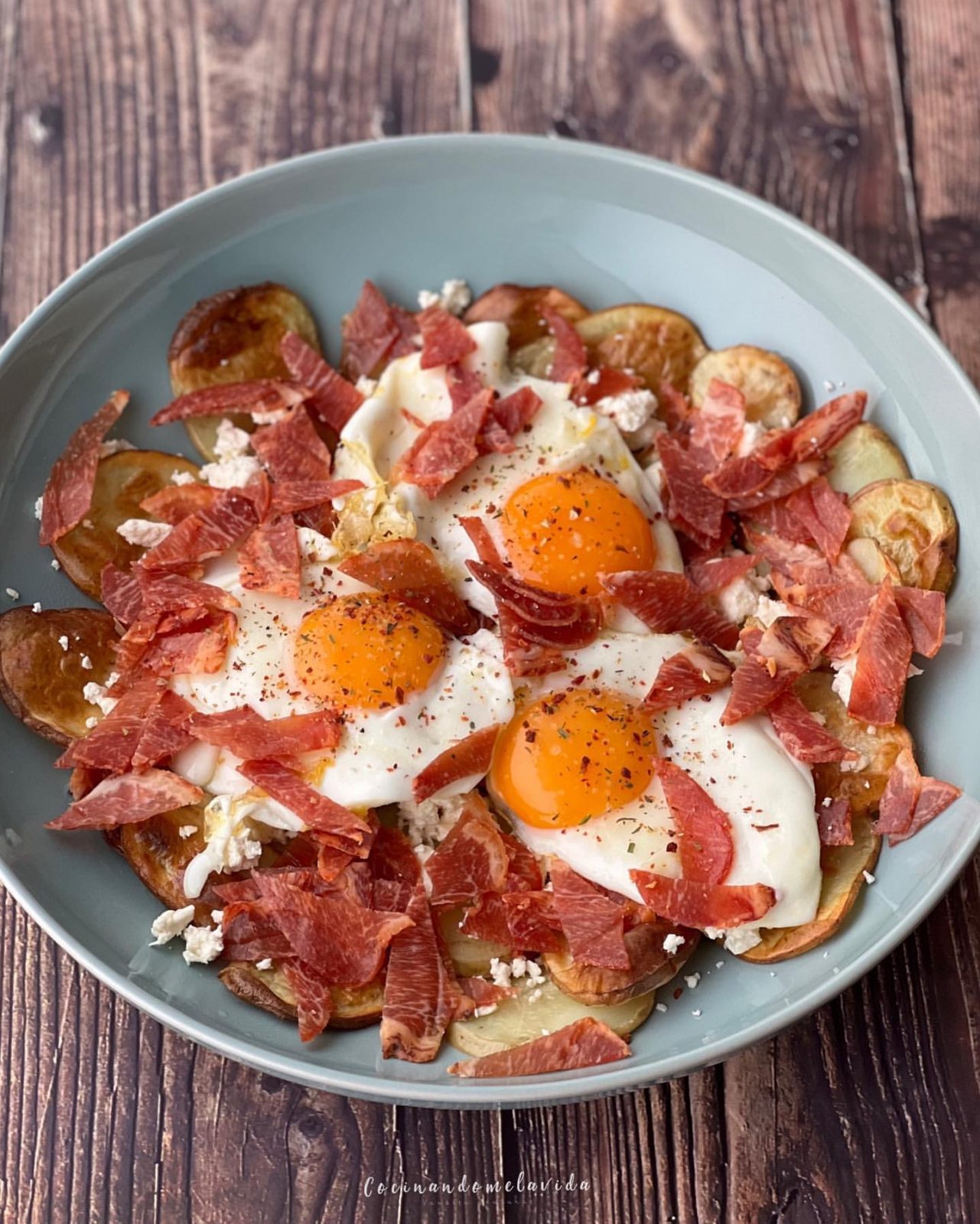 HUEVOS ROTOS CON LOMO IBÉRICO