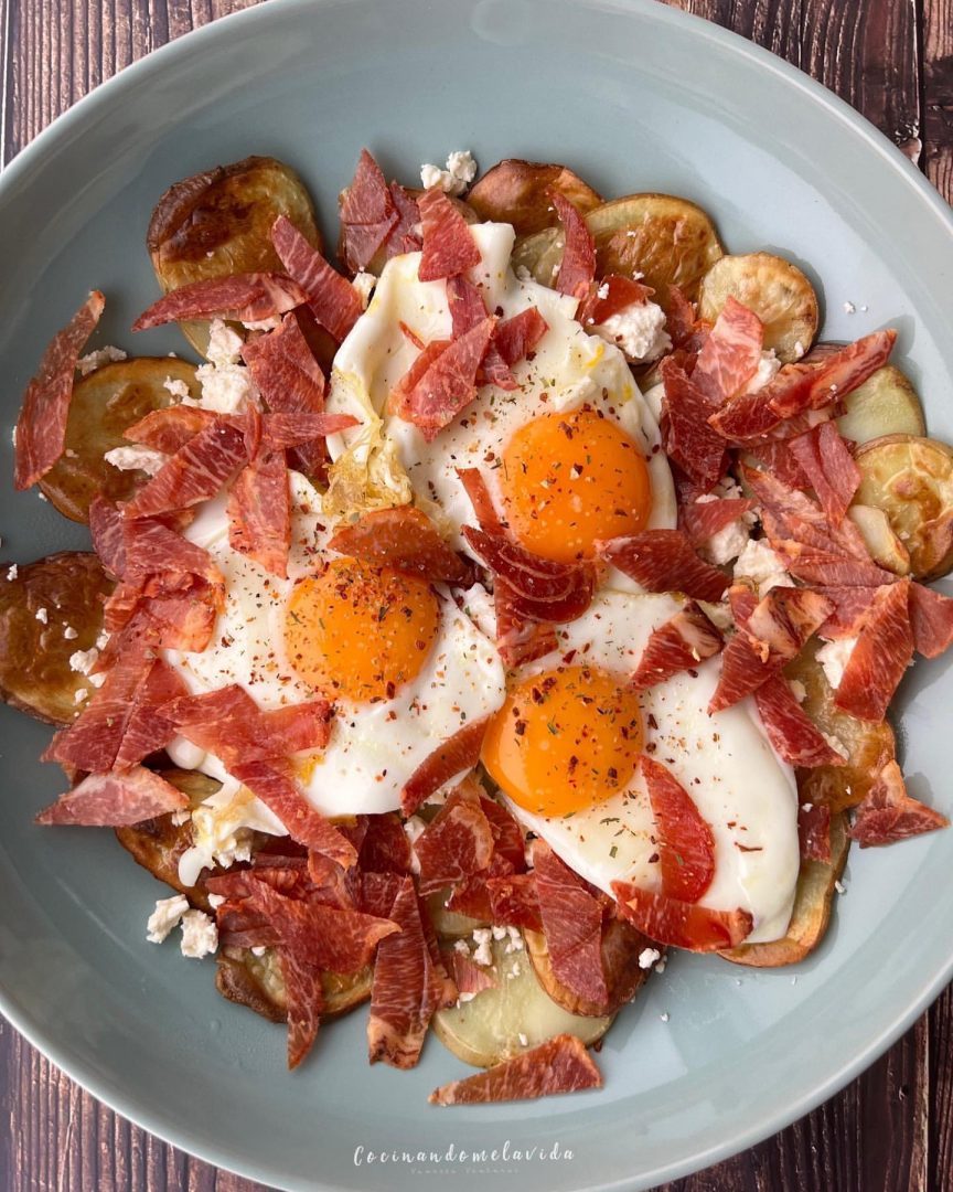 HUEVOS ROTOS CON LOMO IBÉRICO