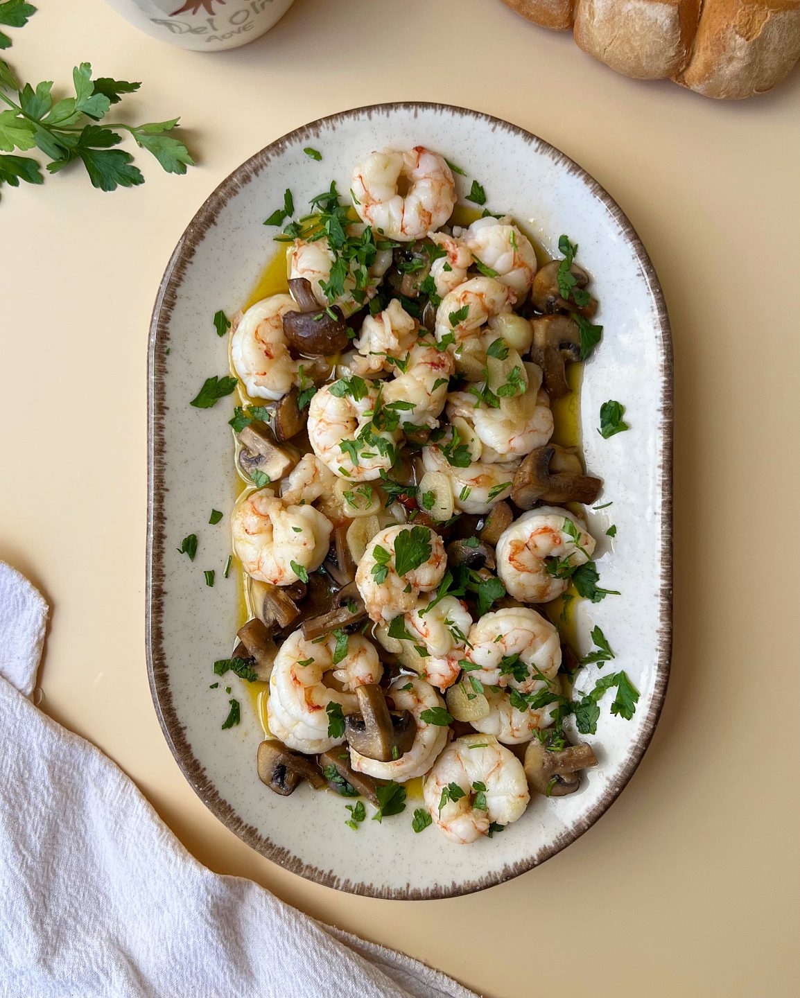 GAMBAS CON CHAMPIÑONES AL AJILLO