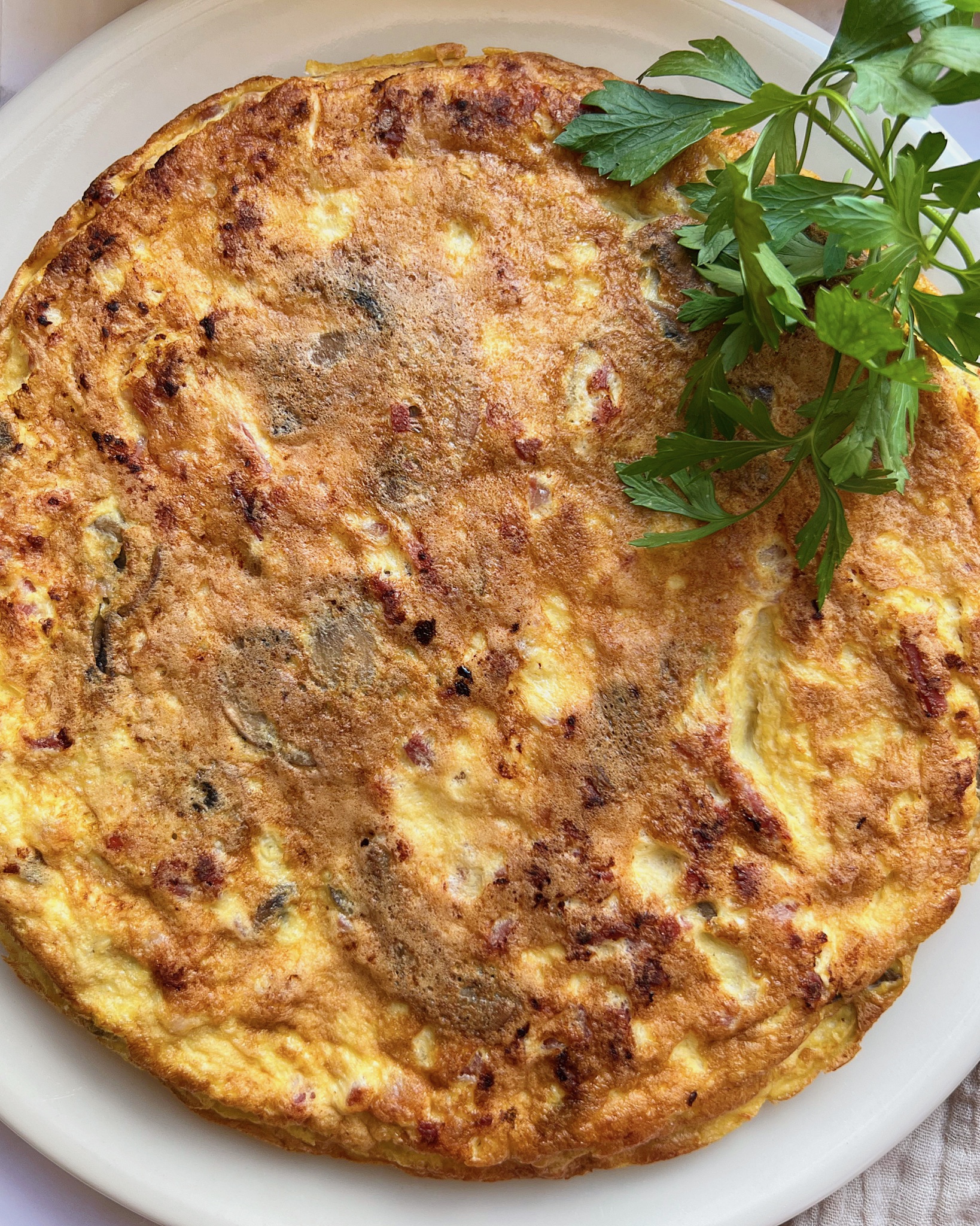 TORTILLA DE CHAMPIÑONES CON JAMÓN TORTILLA DE CHAMPIÑONES CON JAMÓN