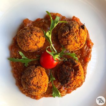 BOLITAS DE SOJA TEXTURIZADA Y PIMIENTOS AL HORNO