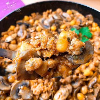 Soja texturizada con garbanzos y champiñones