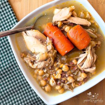 Caldo de verduras y pollo