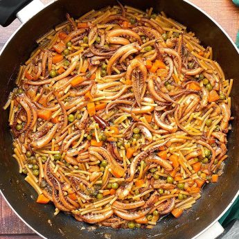 FIDEOS A LA CAZUELA CON REJOS