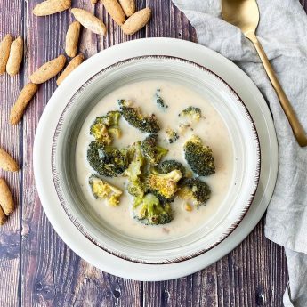 SOPA DE BRÓCOLI CON QUESO
