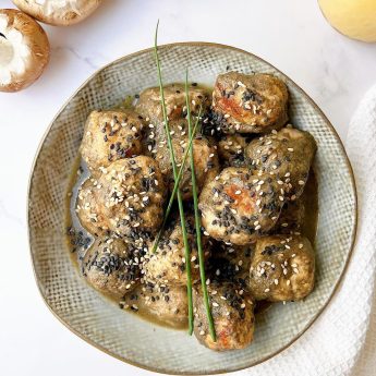 ALBÓNDIGAS DE POLLO EN SALSA DE CHAMPIÑONES