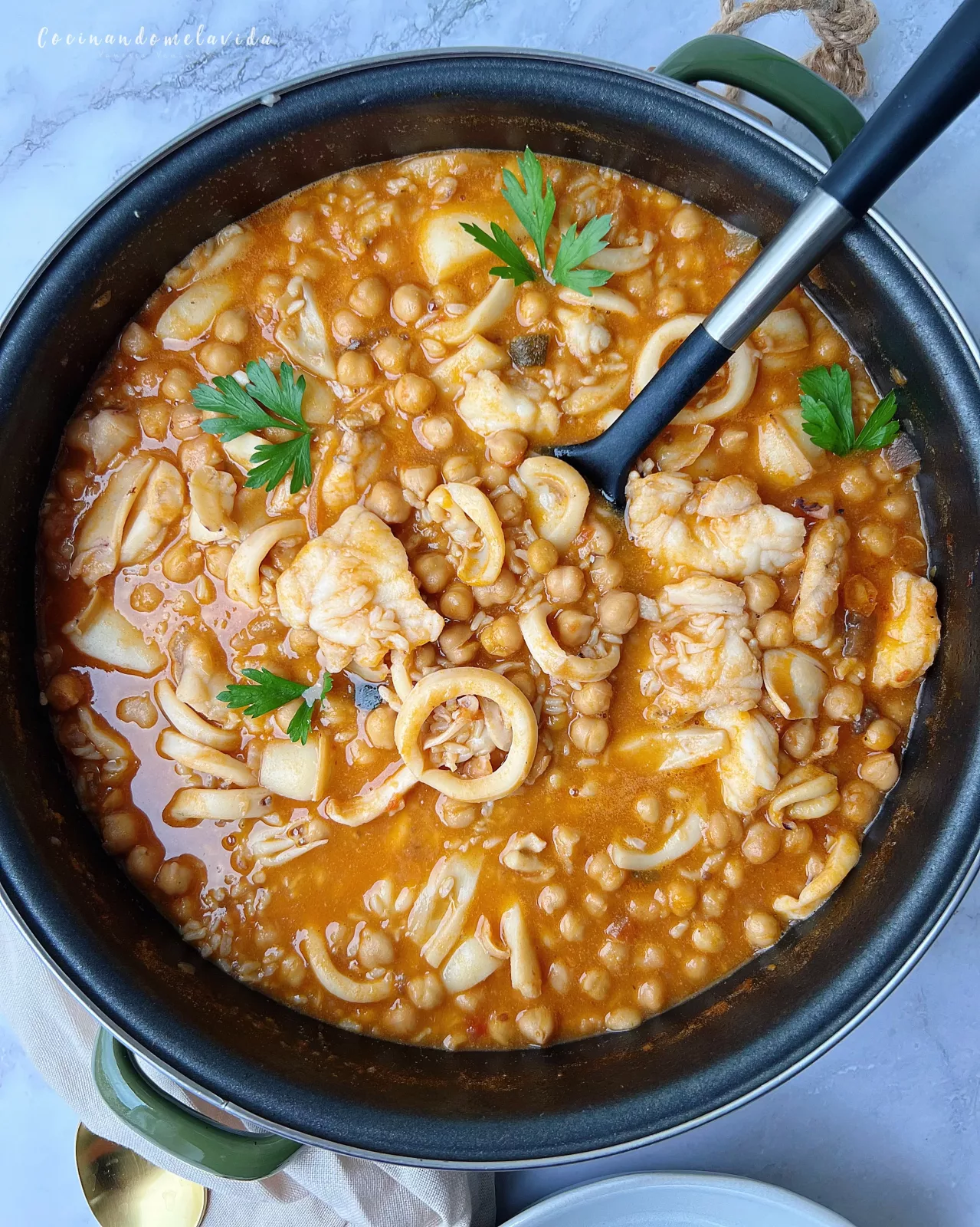 GARBANZOS CON ARROZ Y PESCADO