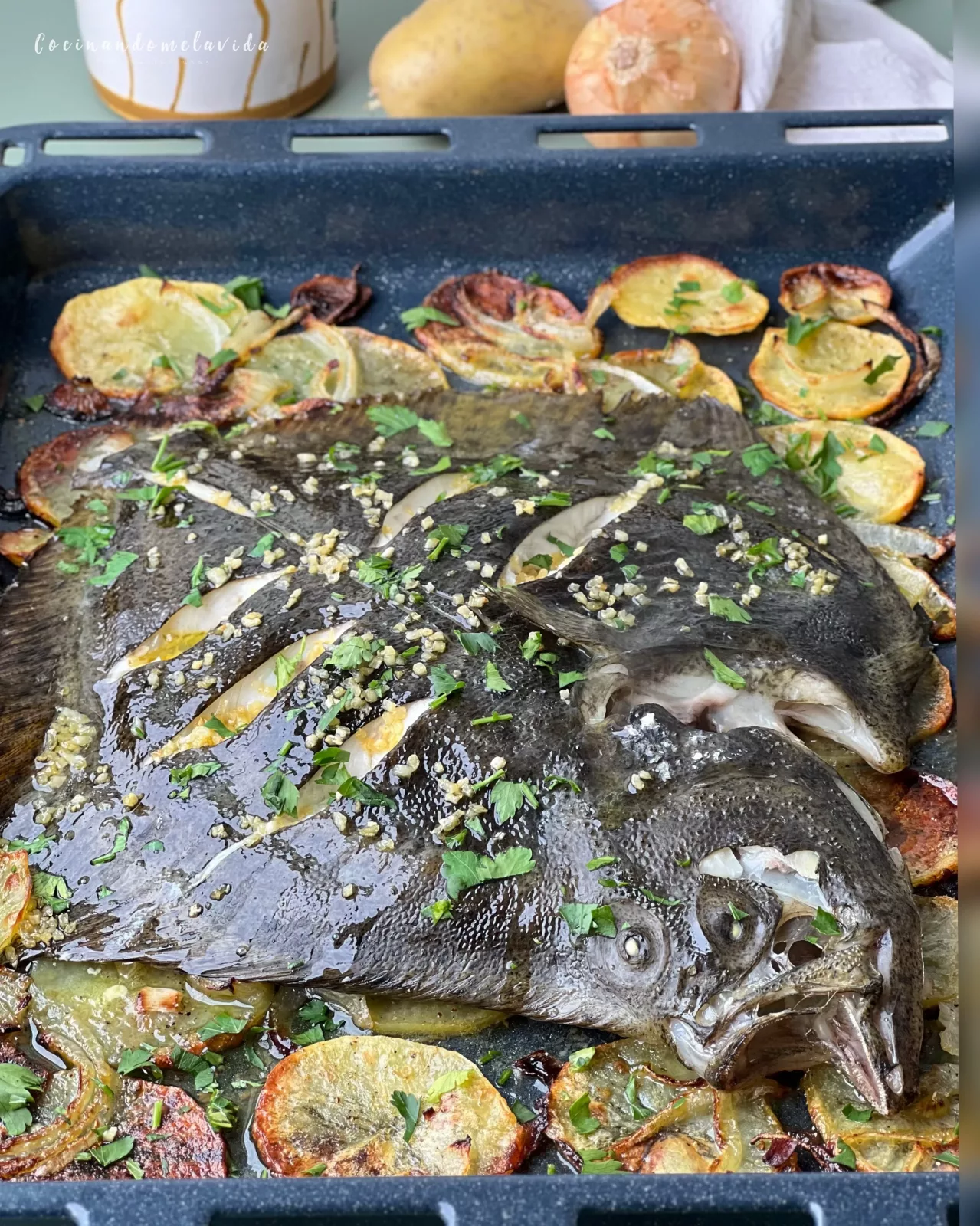RODABALLO AL AJILLO CON PATATAS