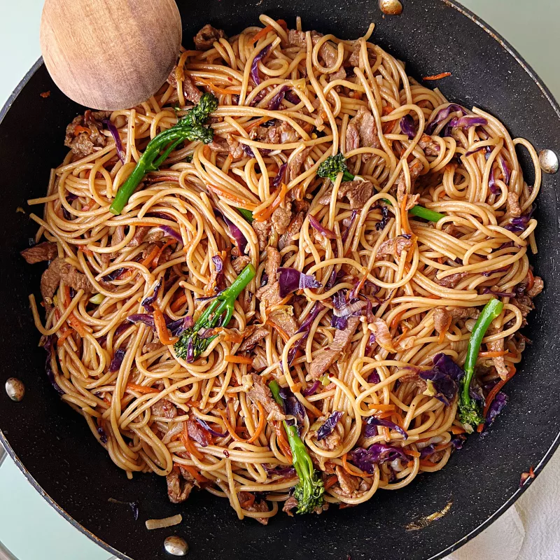 NOODLES CON TERNERA Y VERDURAS