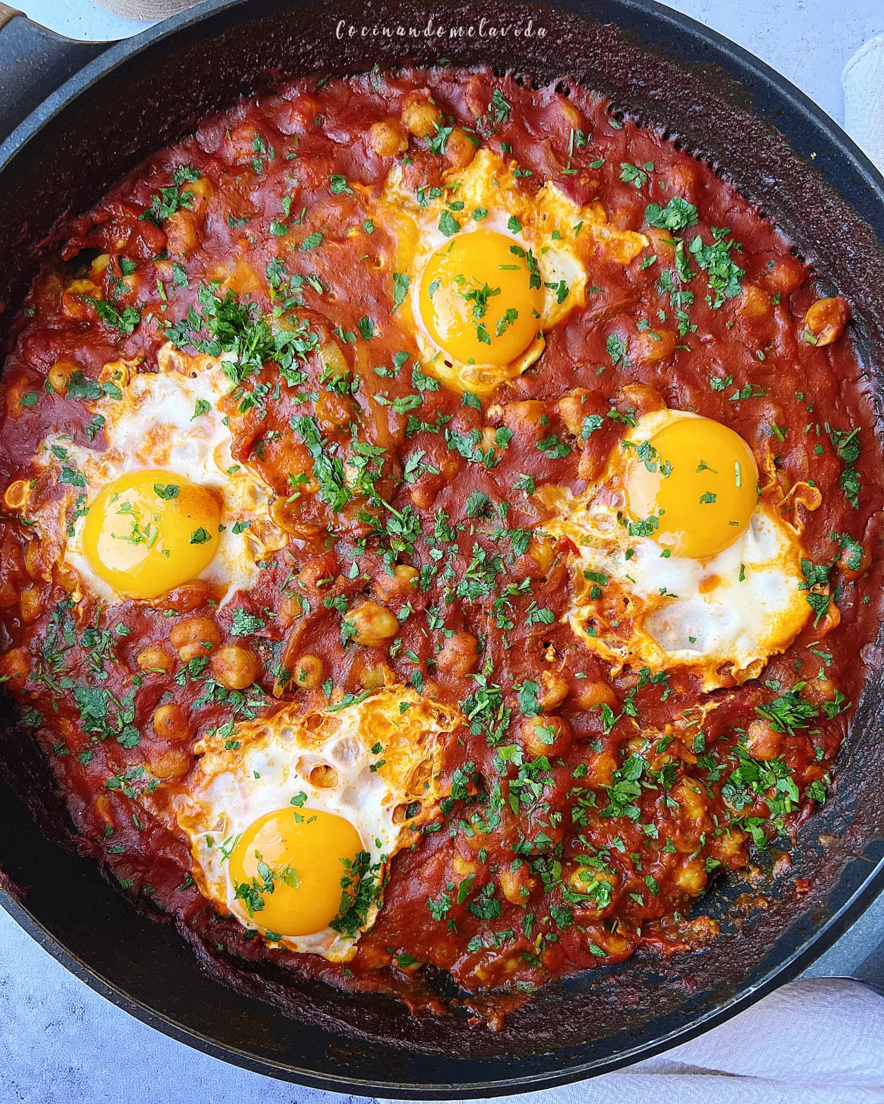 GARBANZOS CON TOMATE