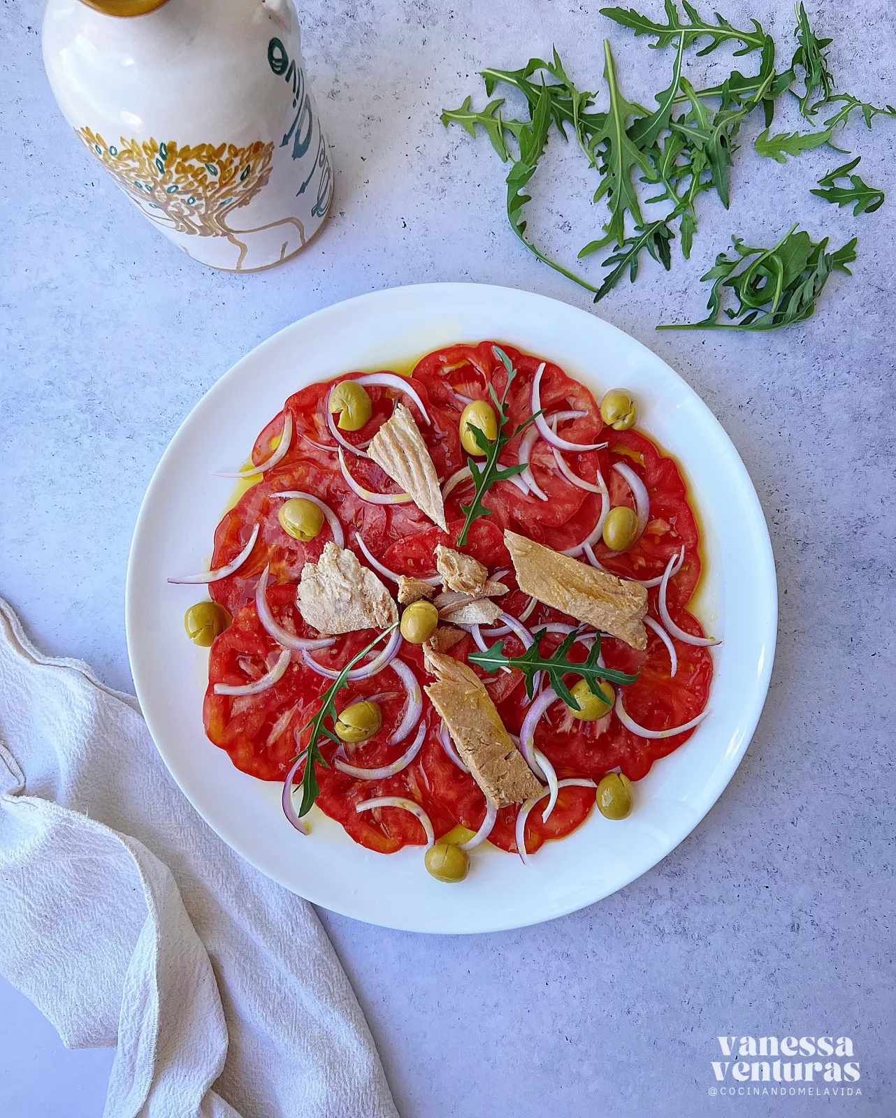 ENSALADA DE TOMATE Y VENTRESCA