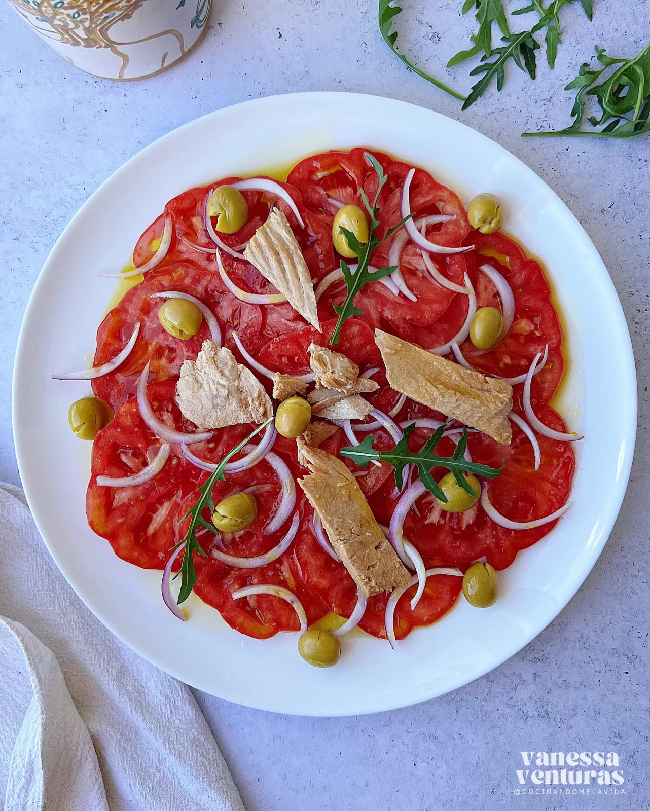 ENSALADA DE TOMATE Y VENTRESCA