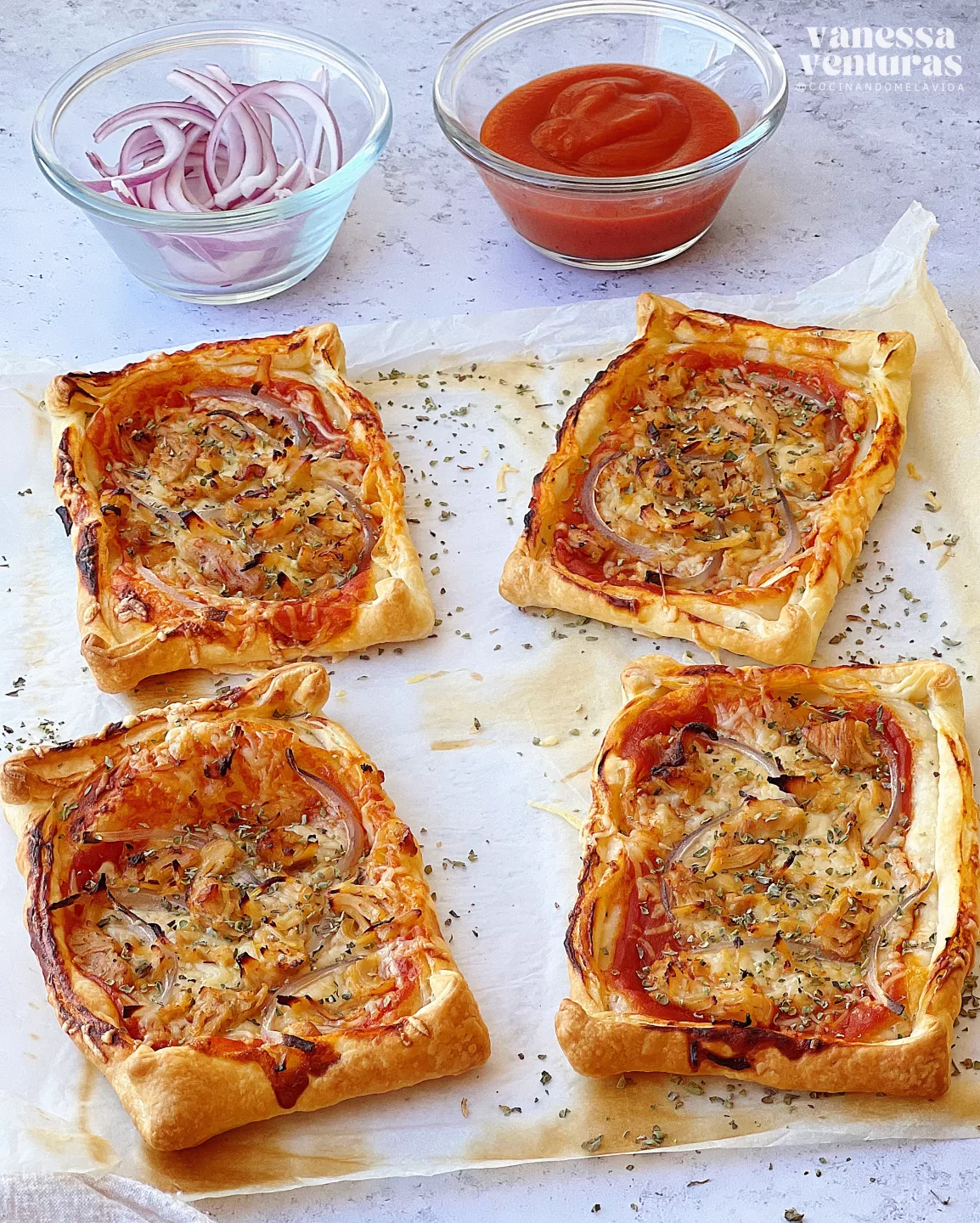 MINI HOJALDRES DE POLLO