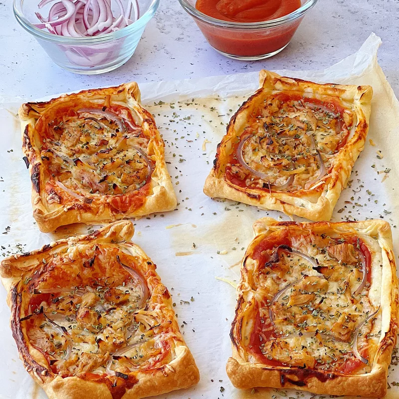 MINI HOJALDRES DE POLLO