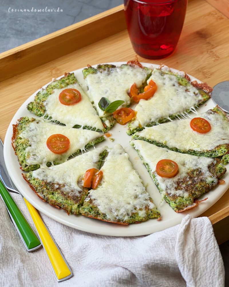 PIZZA EXPRESS CON BASE DE BRÓCOLI PIZZA EXPRESS CON BASE DE BRÓCOLI