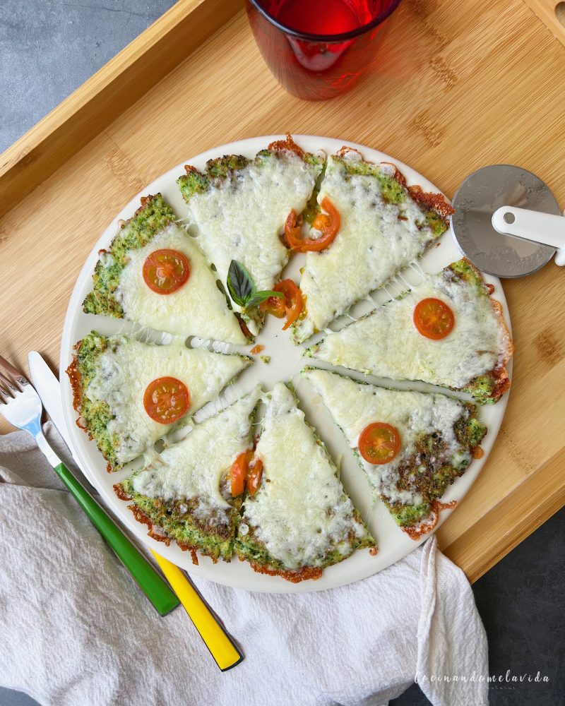 PIZZA EXPRESS CON BASE DE BRÓCOLI PIZZA EXPRESS CON BASE DE BRÓCOLI