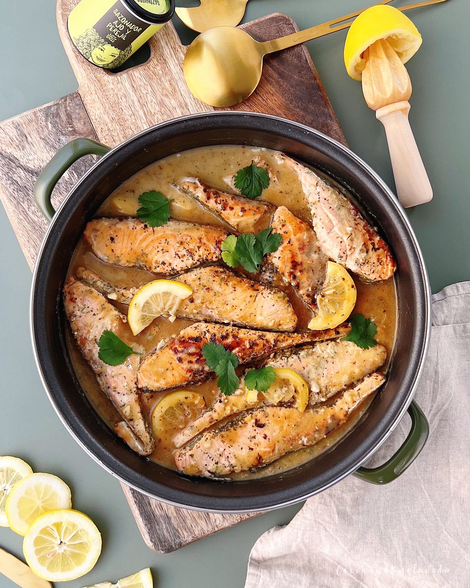 SALMÓN CREMOSO AL LIMÓN SALMÓN CREMOSO AL LIMÓN