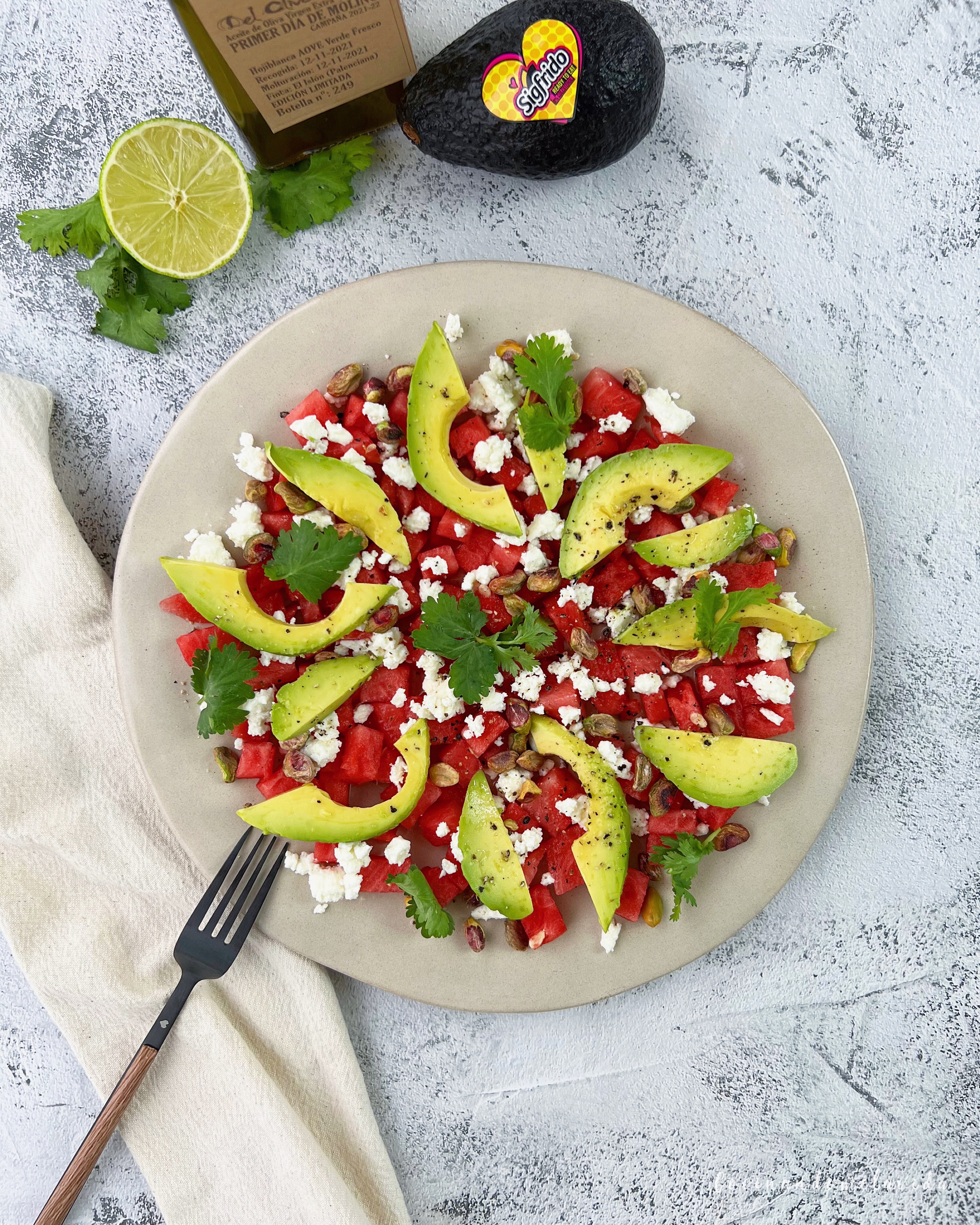ENSALADA DE SANDÍA Y AGUACATE