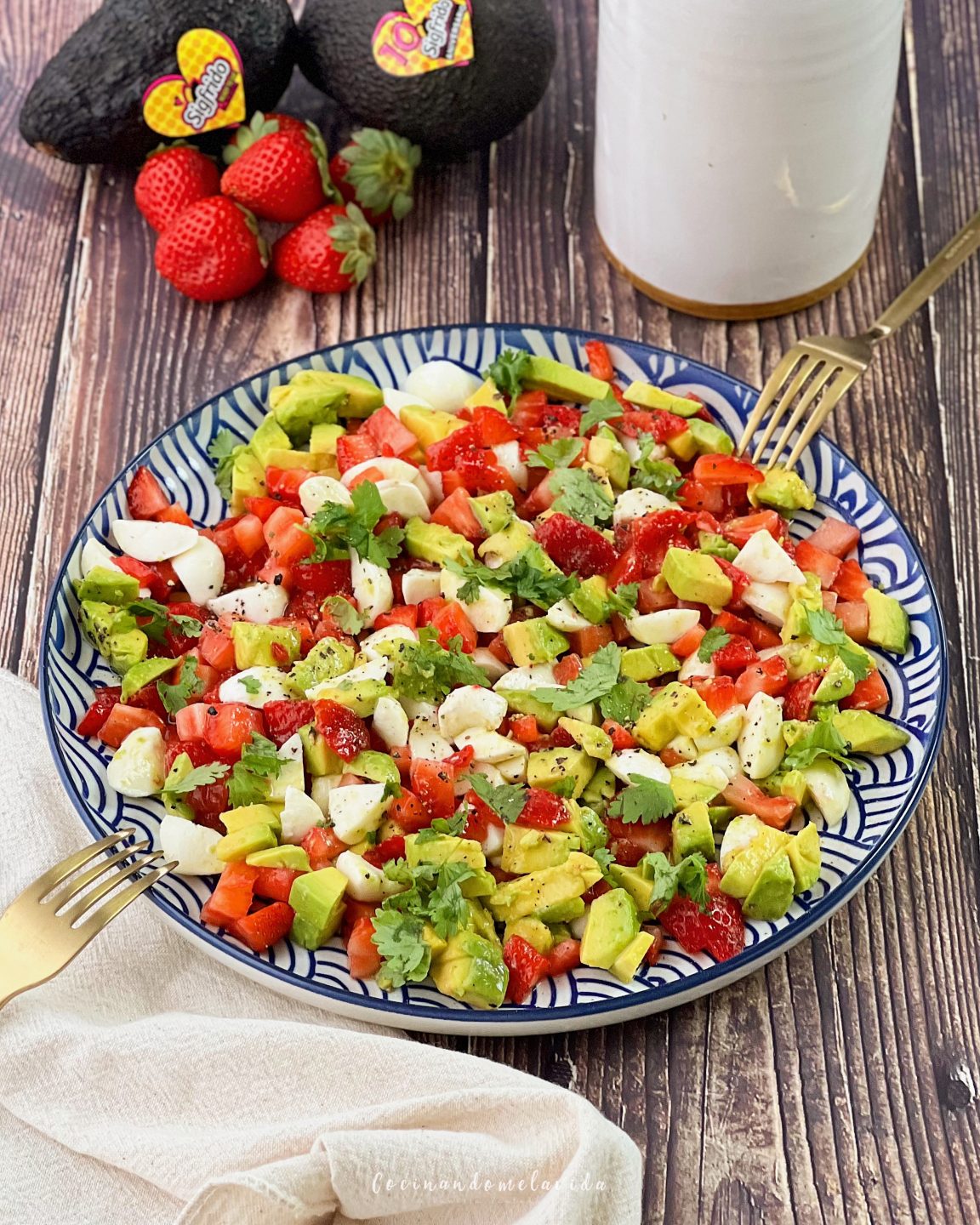 ENSALADA DE FRESAS Y AGUACATE