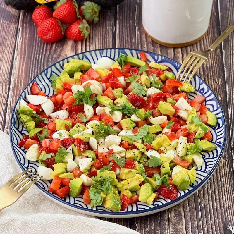 ENSALADA DE FRESAS Y AGUACATE