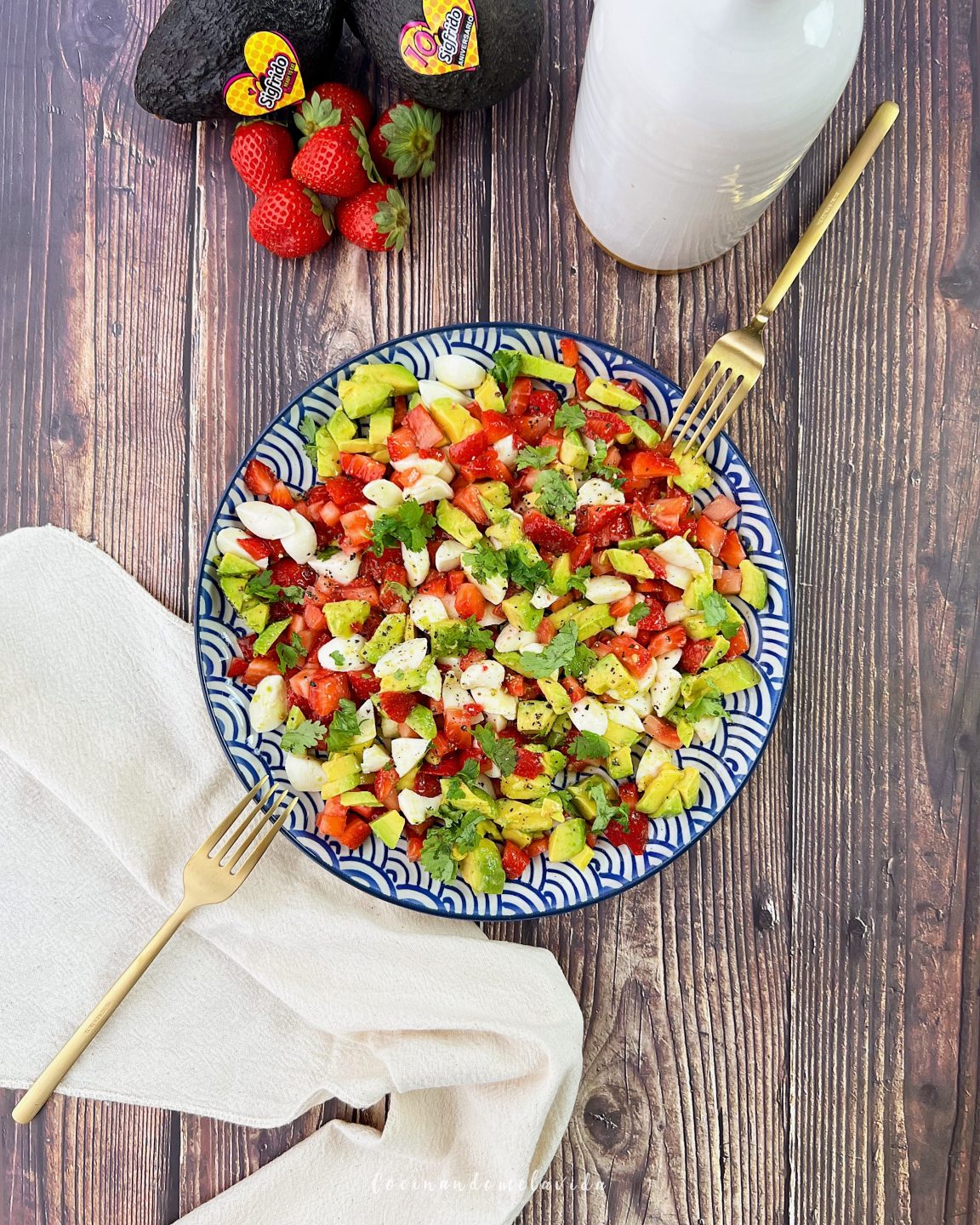 ENSALADA DE FRESAS Y AGUACATE