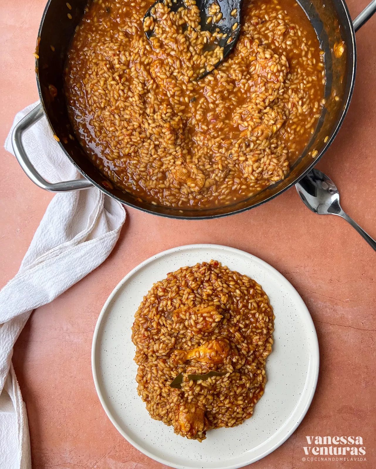 ARROZ MELOSO DE POLLO AL AJILLO