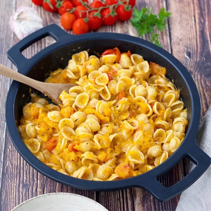 PASTA CON CALABAZA Y QUESO DE CABRA