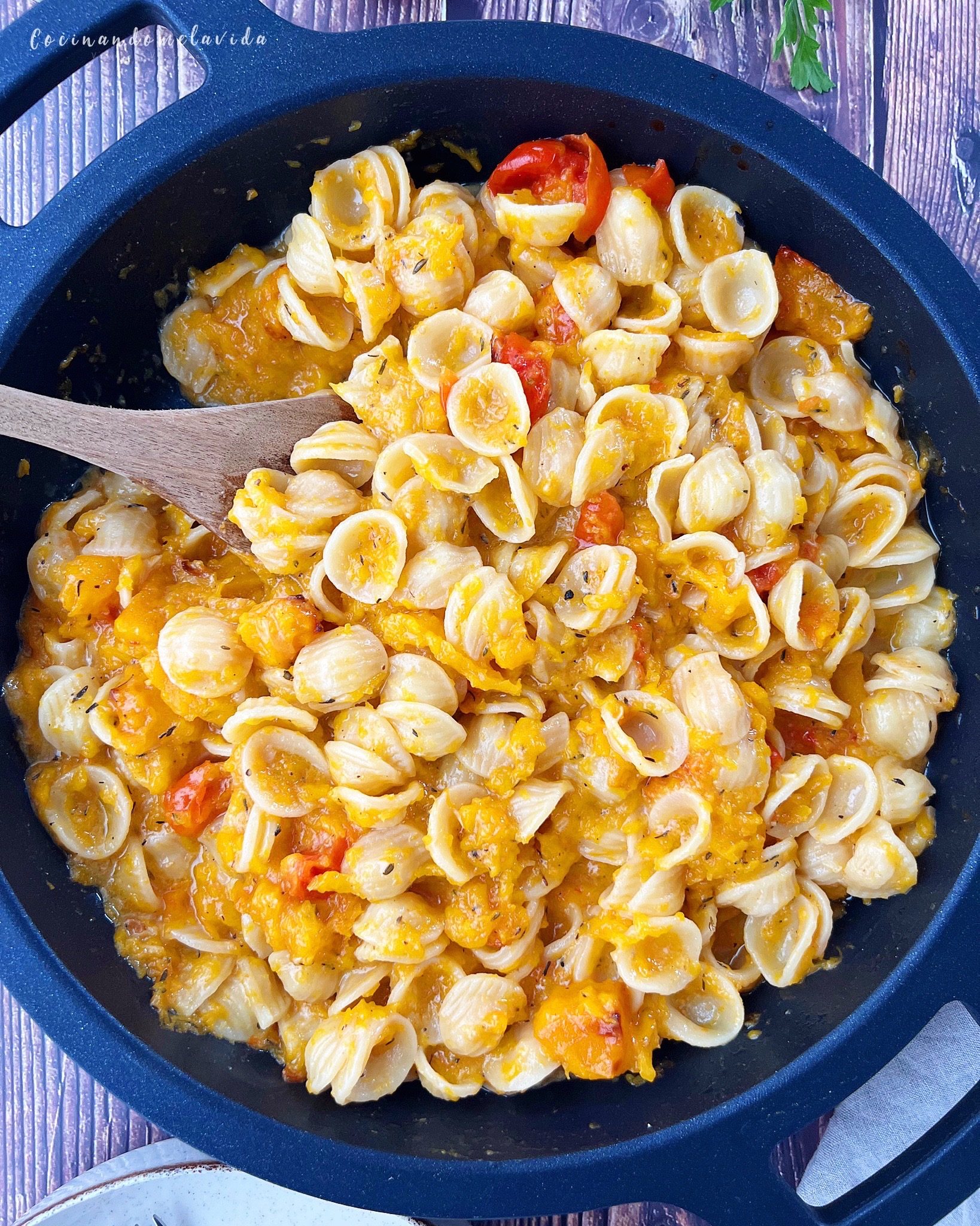 PASTA CON CALABAZA Y QUESO DE CABRA PASTA CON CALABAZA Y QUESO DE CABRA