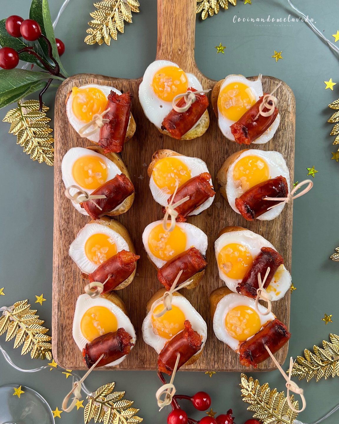 MONTADITOS DE HUEVO DE CODORNIZ Y CHISTORRA