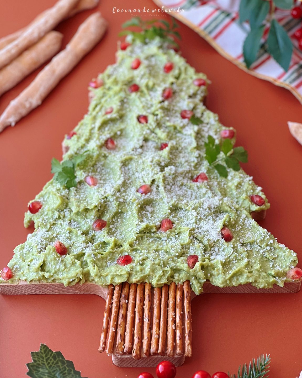 ÁRBOL DIP DE GUACAMOLE Y PARMESANO